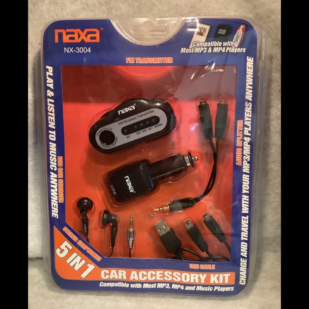 NAXA FM TRANSMITTER 5-IN-1 CAR ACCESSORY KIT, NWT